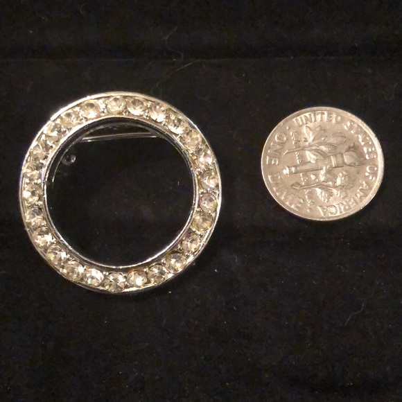 NWOT Rhinestone Silver Tone Circle Brooch - Picture 3 of 4